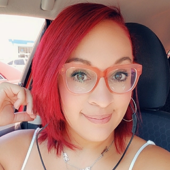 Meet your Posher, Emily - Picture 8 of 11